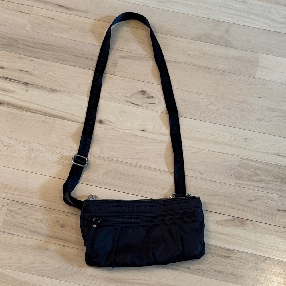 Lululemon Waist Bag Sling Black CrossBody Chunky Metal Zip Front Pocket-Athletic